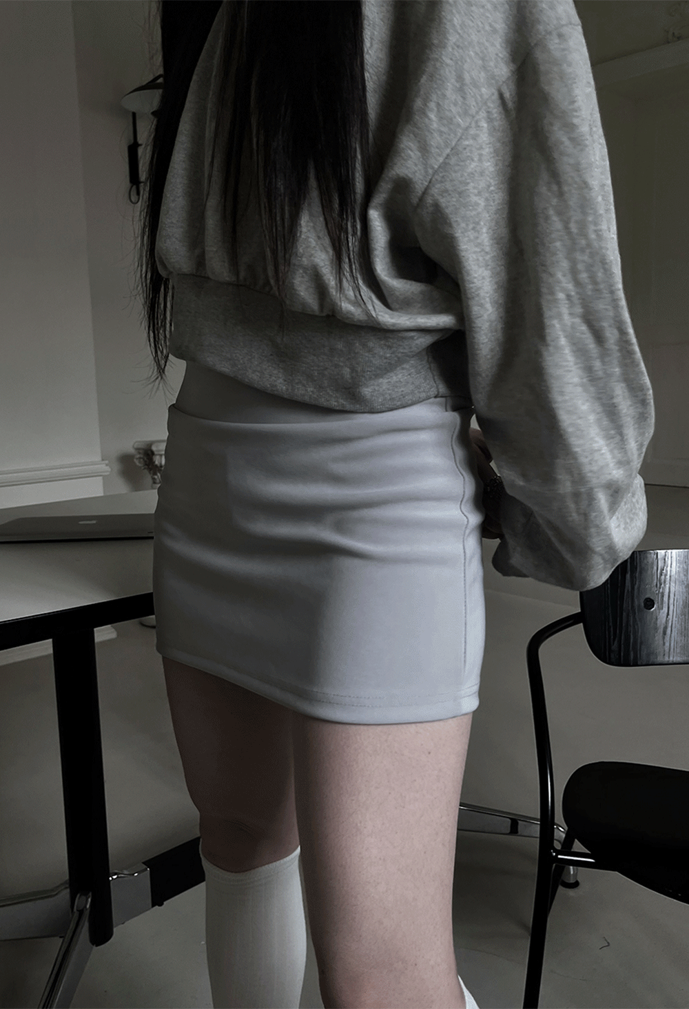 low rise mini skirt